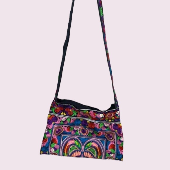 Thai Hmong, Embroidered Crossbody Purse - Picture 3 of 4